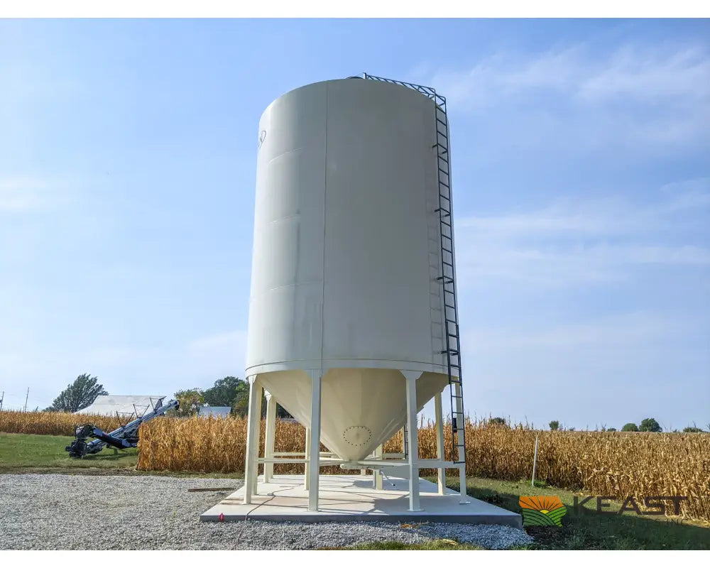 Meridian 1620 Smoothwall Grain Bin - 16’ Diameter 4118 Bushel Capacity Powder Coated Smoothwall Bins