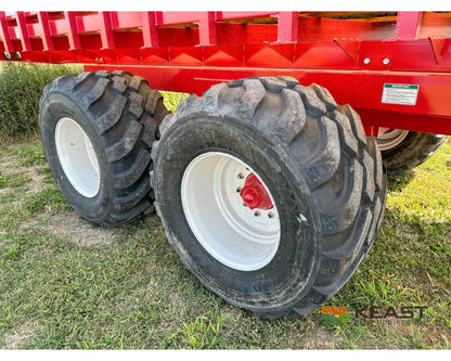 Meyer 8124RT Chainfloor Forage Trailer Rear Unload High Gate Forage Trailers