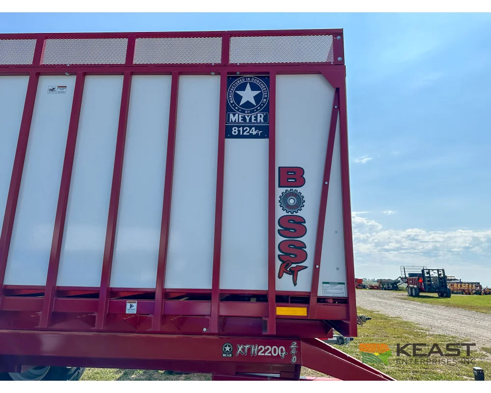 Meyer 8124RT Chainfloor Forage Trailer Rear Unload High Gate Forage Trailers