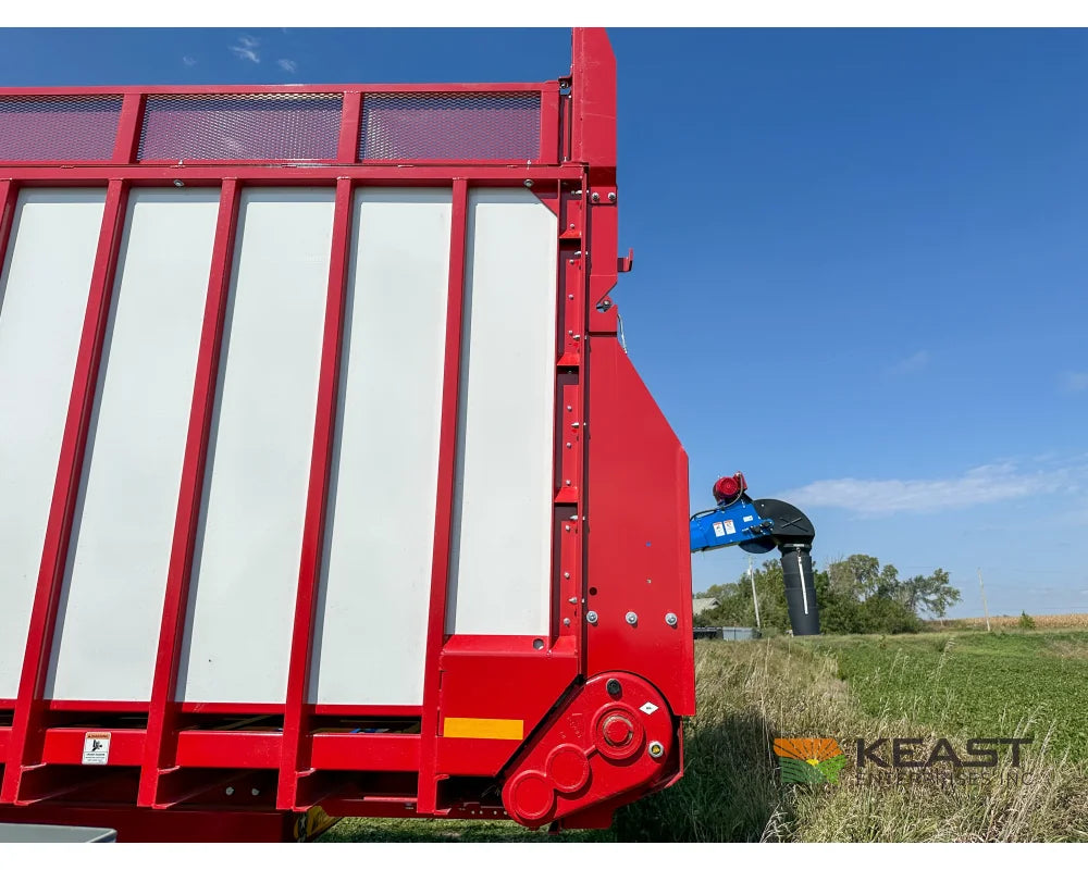 Meyer 8124RT Chainfloor Forage Trailer Rear Unload High Gate Forage Trailers