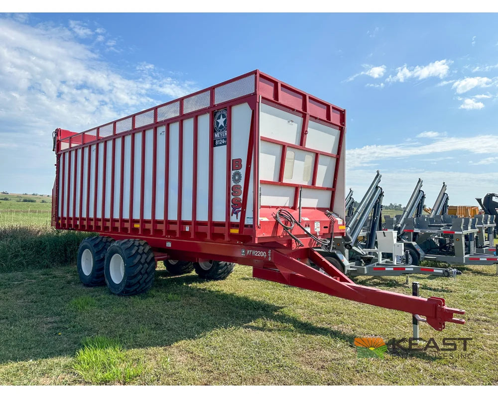 Meyer 8124RT Chainfloor Forage Trailer Rear Unload High Gate Forage Trailers