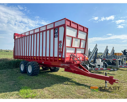 Meyer 8124RT Chainfloor Forage Trailer Rear Unload High Gate Forage Trailers
