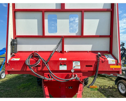 Meyer 8124RT Chainfloor Forage Trailer Rear Unload High Gate Forage Trailers