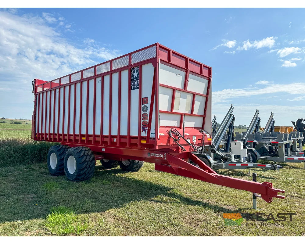 Meyer 8124RT Chainfloor Forage Trailer Rear Unload High Gate Forage Trailers