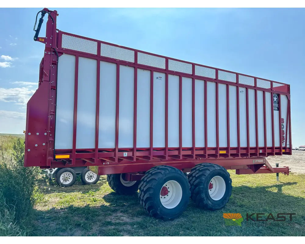 Meyer 8124RT Chainfloor Forage Trailer Rear Unload High Gate Forage Trailers