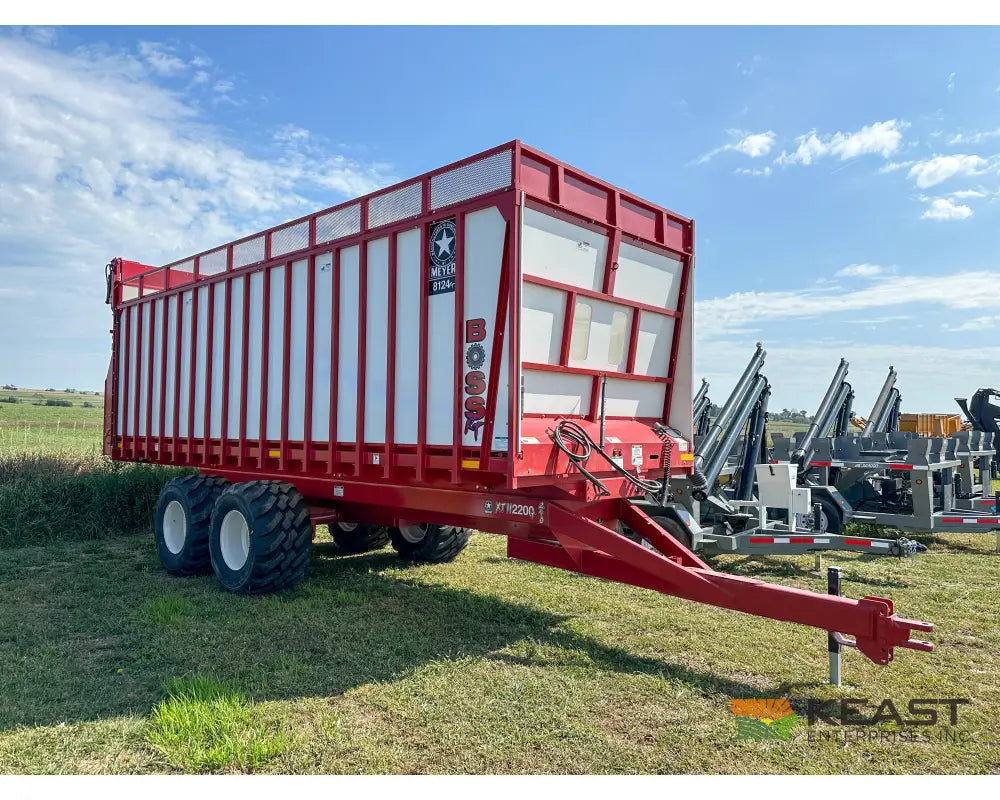 Meyer 8124RT Chainfloor Forage Trailer Rear Unload High Gate Forage Trailers
