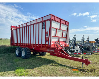 Meyer 8124RT Chainfloor Forage Trailer Rear Unload High Gate Forage Trailers
