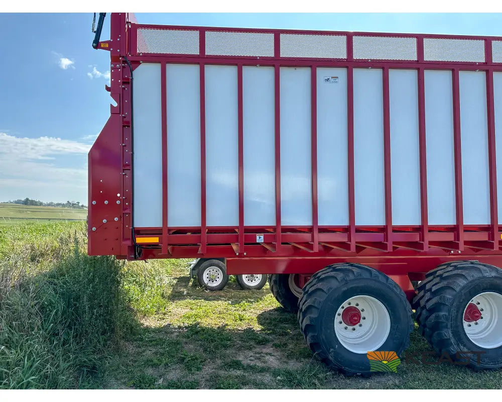 Meyer 8124RT Chainfloor Forage Trailer Rear Unload High Gate Forage Trailers