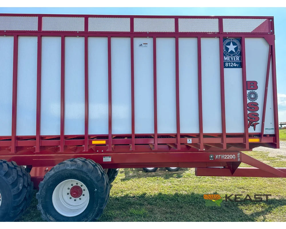 Meyer 8124RT Chainfloor Forage Trailer Rear Unload High Gate Forage Trailers