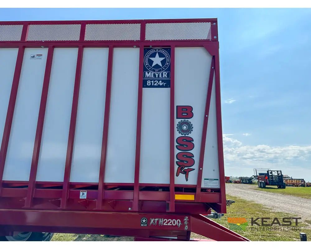 Meyer 8124RT Chainfloor Forage Trailer Rear Unload High Gate Forage Trailers