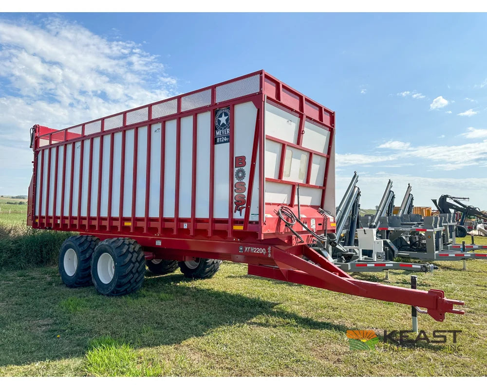 Meyer 8124RT Chainfloor Forage Trailer Rear Unload High Gate Forage Trailers