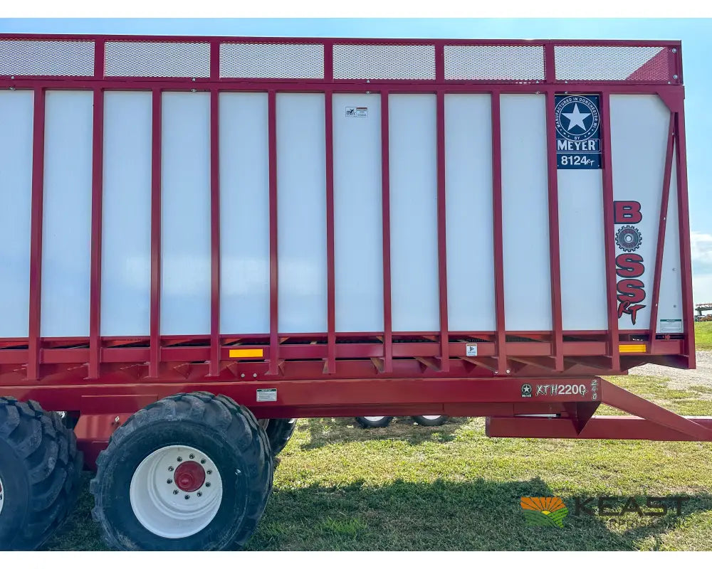 Meyer 8124RT Chainfloor Forage Trailer Rear Unload High Gate Forage Trailers