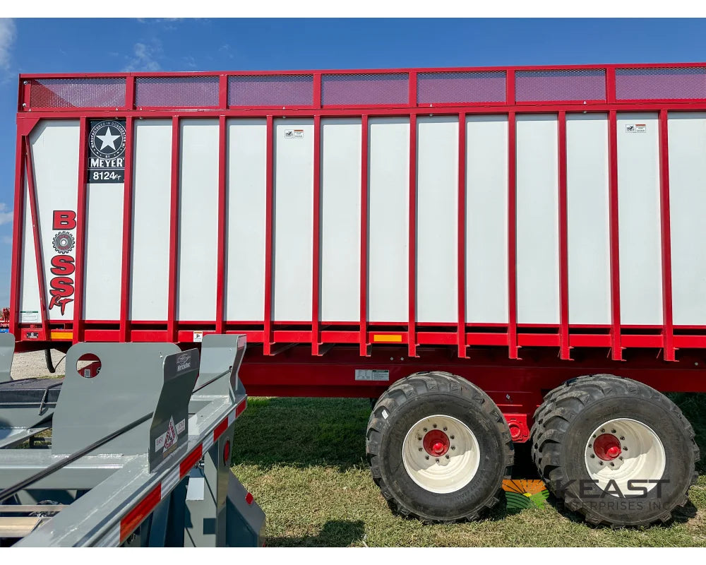Meyer 8124RT Chainfloor Forage Trailer Rear Unload High Gate Forage Trailers