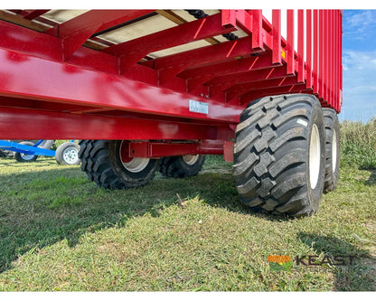 Meyer 8124RT Chainfloor Forage Trailer Rear Unload High Gate Forage Trailers