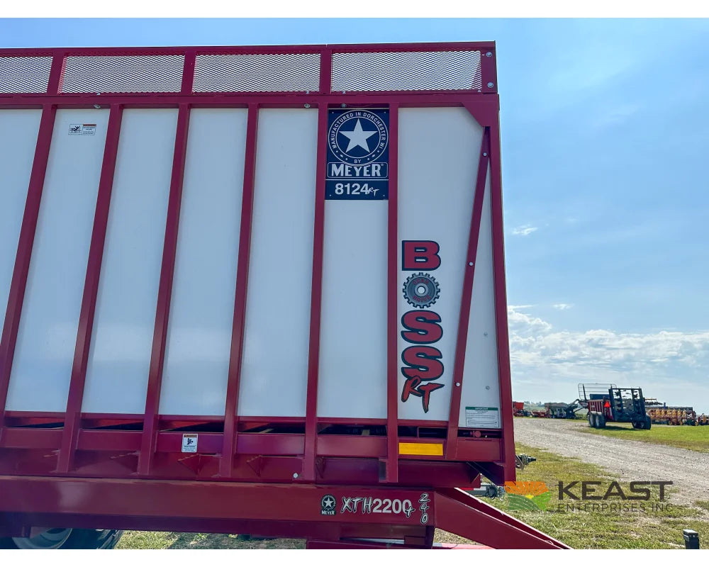 Meyer 8124RT Chainfloor Forage Trailer Rear Unload High Gate Forage Trailers