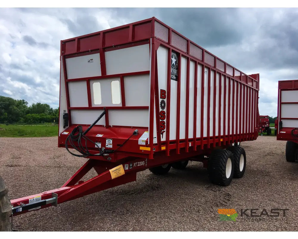 Meyer 8126RT Chainfloor Forage Trailer Rear Unload High Gate Forage Trailers
