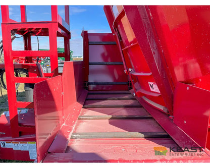 Meyer F510 Pro Feed Wagon 570 Cu Ft Capacity 4’ Conveyor 640XL Scale Feed Wagons