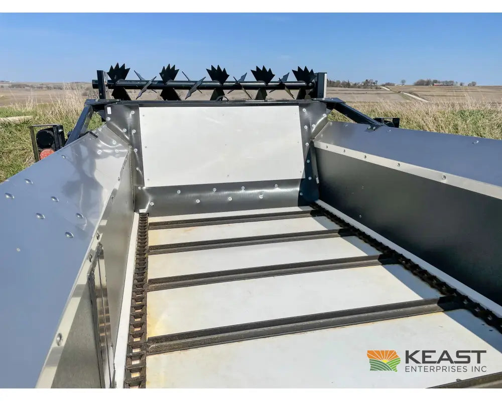 Meyers M350 Manure Spreader 162 Cu Ft Capacity Struck Poly Floor Horizontal Beaters Manure Spreaders