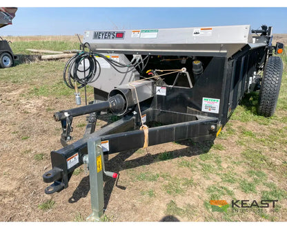 Meyers M350 Manure Spreader 162 Cu Ft Capacity Struck Poly Floor Horizontal Beaters Manure Spreaders
