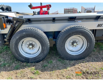 Meyers M350 Manure Spreader 162 Cu Ft Capacity Struck Poly Floor Horizontal Beaters Manure Spreaders
