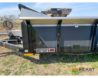 Meyers M350 Manure Spreader 162 Cu Ft Capacity Struck Poly Floor Horizontal Beaters Manure Spreaders