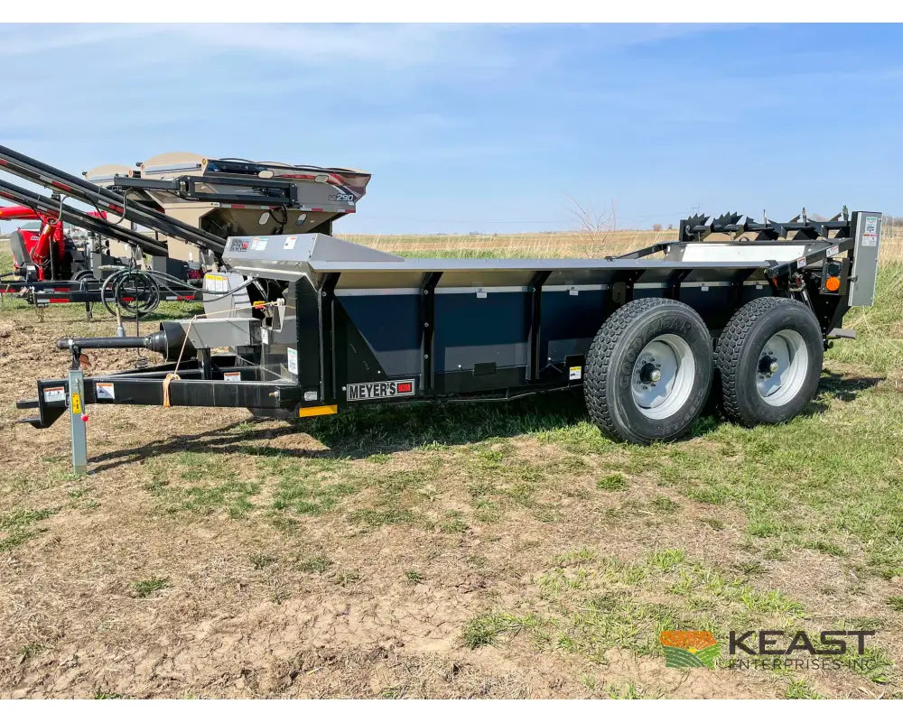 Meyers M350 Manure Spreader 162 Cu Ft Capacity Struck Poly Floor Horizontal Beaters Manure Spreaders