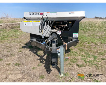 Meyers M350 Manure Spreader 162 Cu Ft Capacity Struck Poly Floor Horizontal Beaters Manure Spreaders