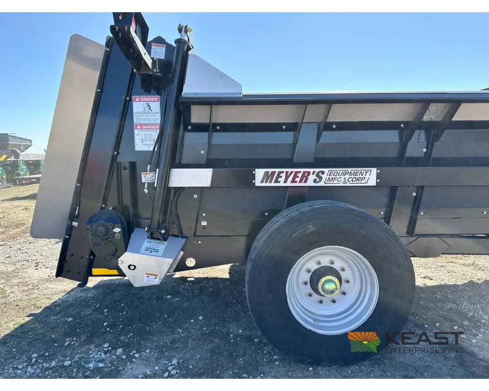 Meyers VB185 Manure Spreader 185 Cu Ft Capacity Struck Poly Floor Manure Spreaders