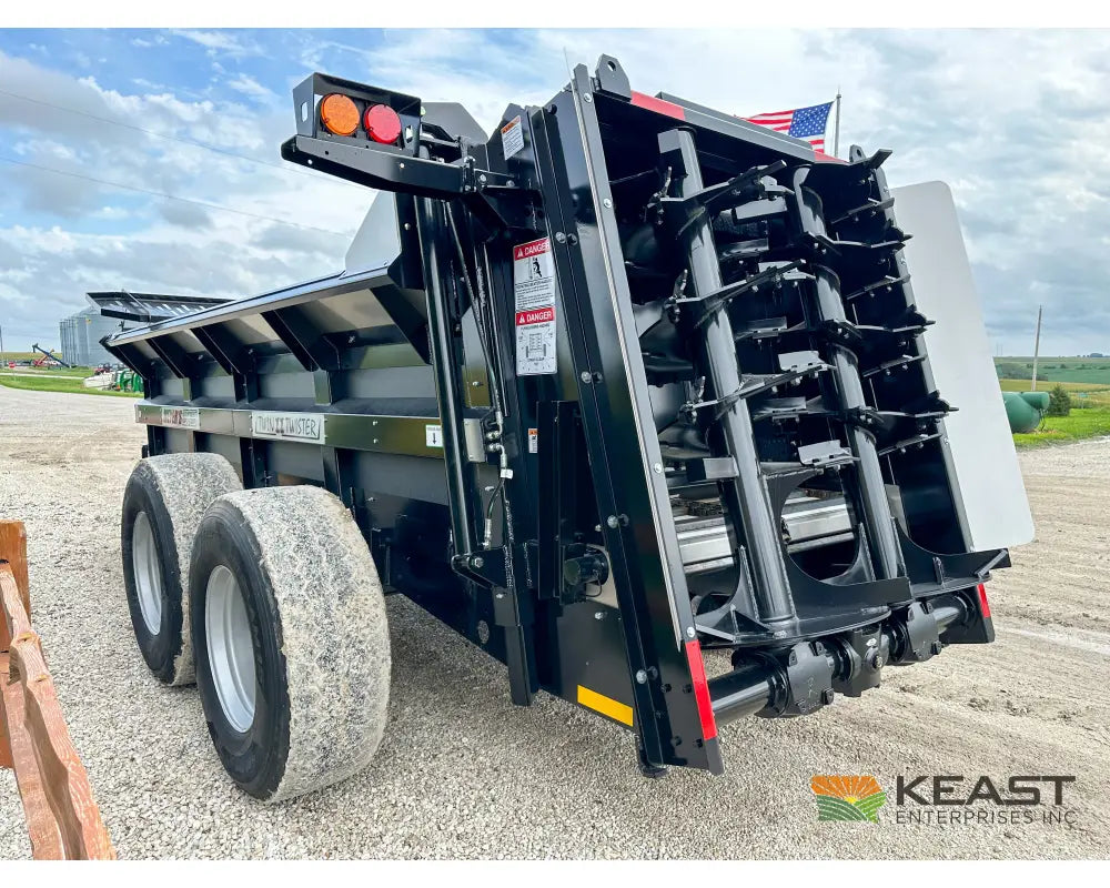 Meyers VB235 Manure Spreader - 235 Cu Ft Capacity Struck Poly Box Manure Spreaders