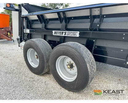Meyers VB280 Manure Spreader - 280 Cu Ft Capacity Struck Poly Box Manure Spreaders