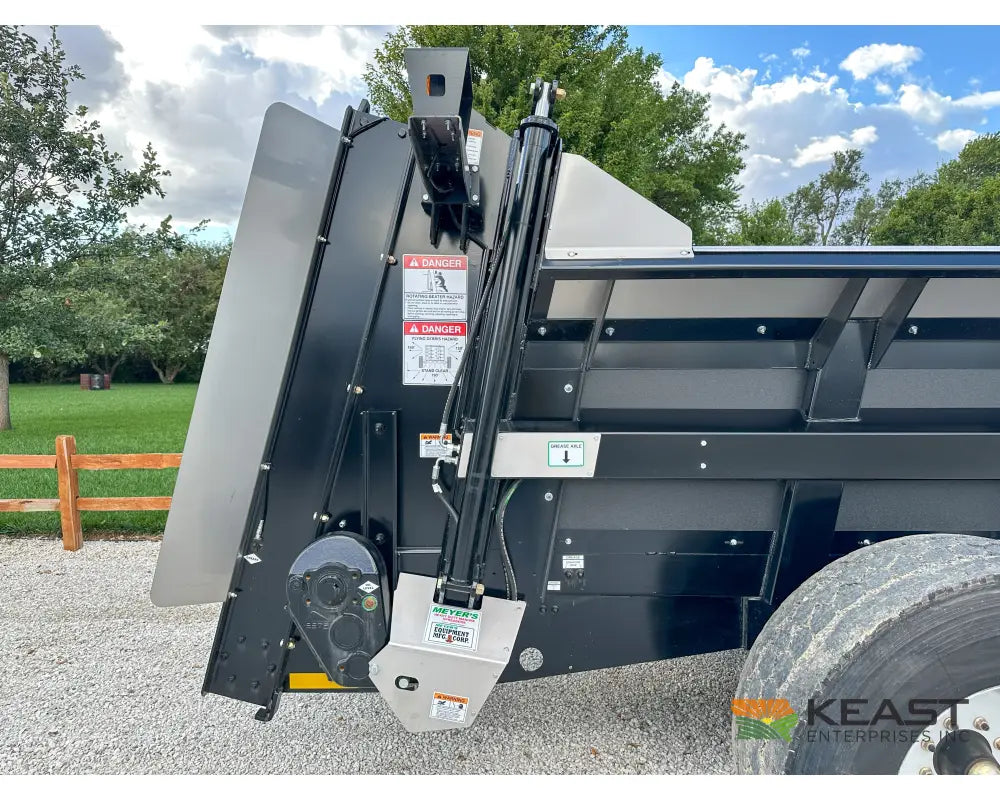 Meyers VB280 Manure Spreader - 280 Cu Ft Capacity Struck Poly Box Manure Spreaders
