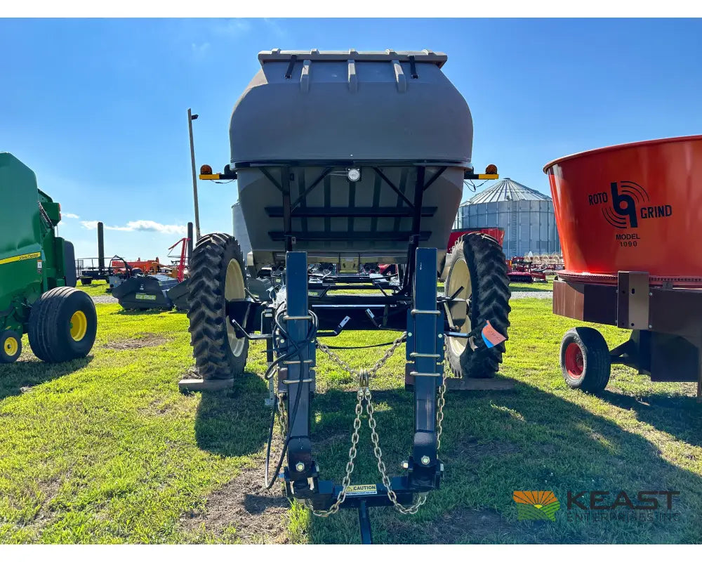Montag Generation 1 Dry Fertilizer System - 9 Ton 16 Row 2 Section Fertilizer Spreaders