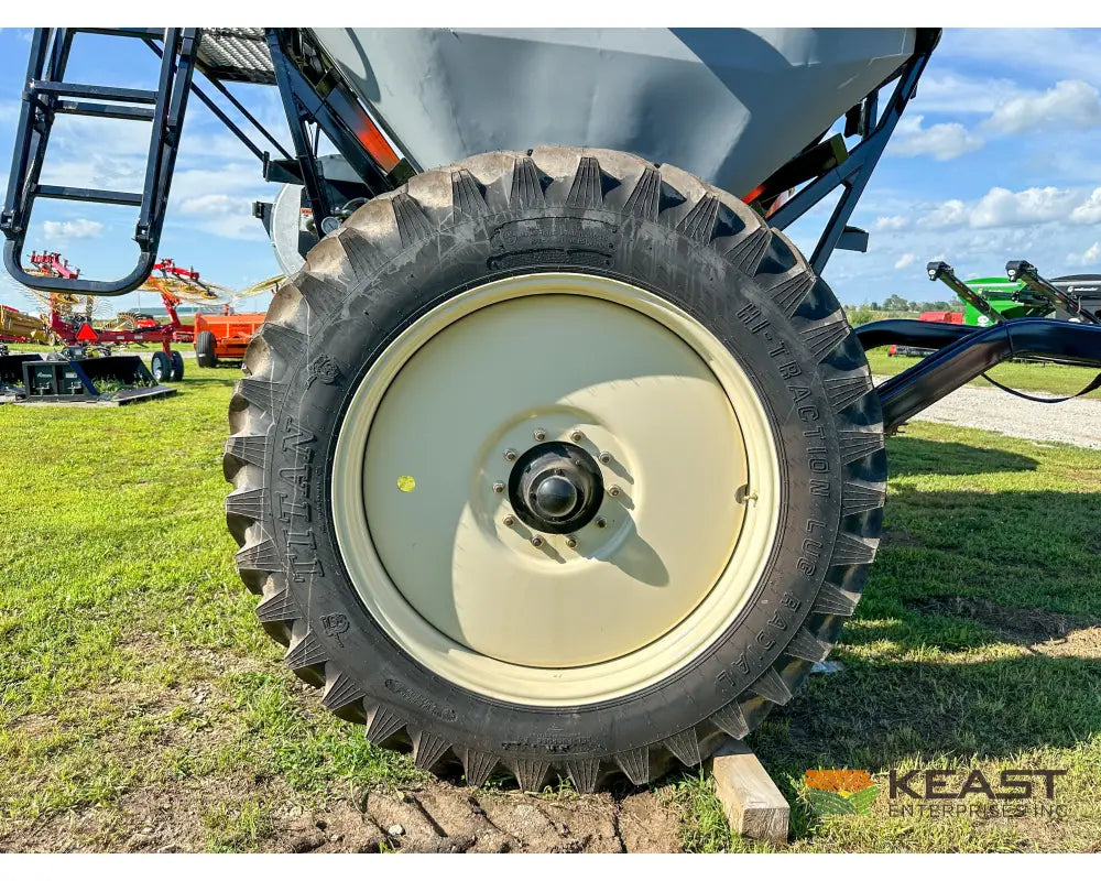 Montag Generation 1 Dry Fertilizer System - 9 Ton 16 Row 2 Section Fertilizer Spreaders