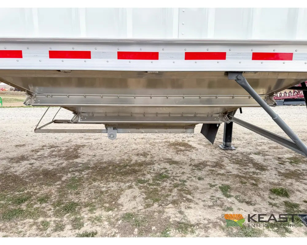 Neville 38.5’ Aluminum Hopper Bottom Grain Trailer Electric Tarp Grain Trailers