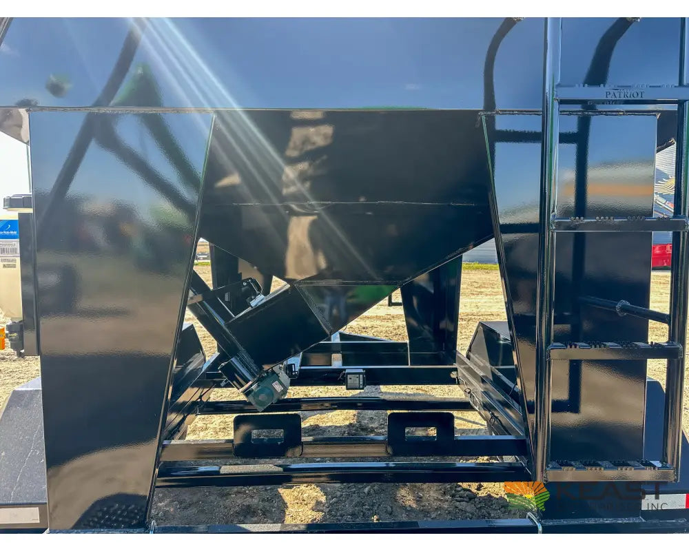 Patriot 220 Bulk Seed Tender - Electric Start Honda Engine Wireless Controls Poly Cup Auger Seed Tenders