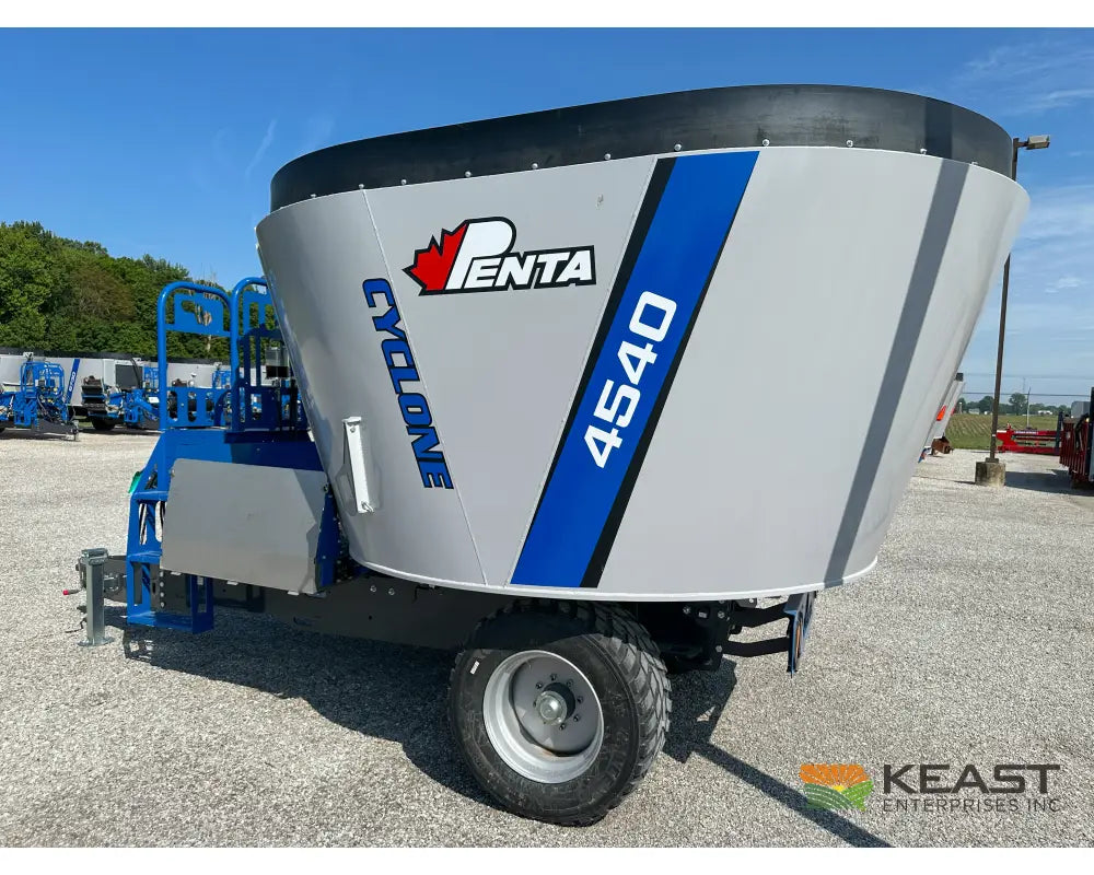 Penta 4540 Feed Wagon - 437 Cu Ft Capacity 3’ Conveyor EZ2800 Scale Feed Wagons