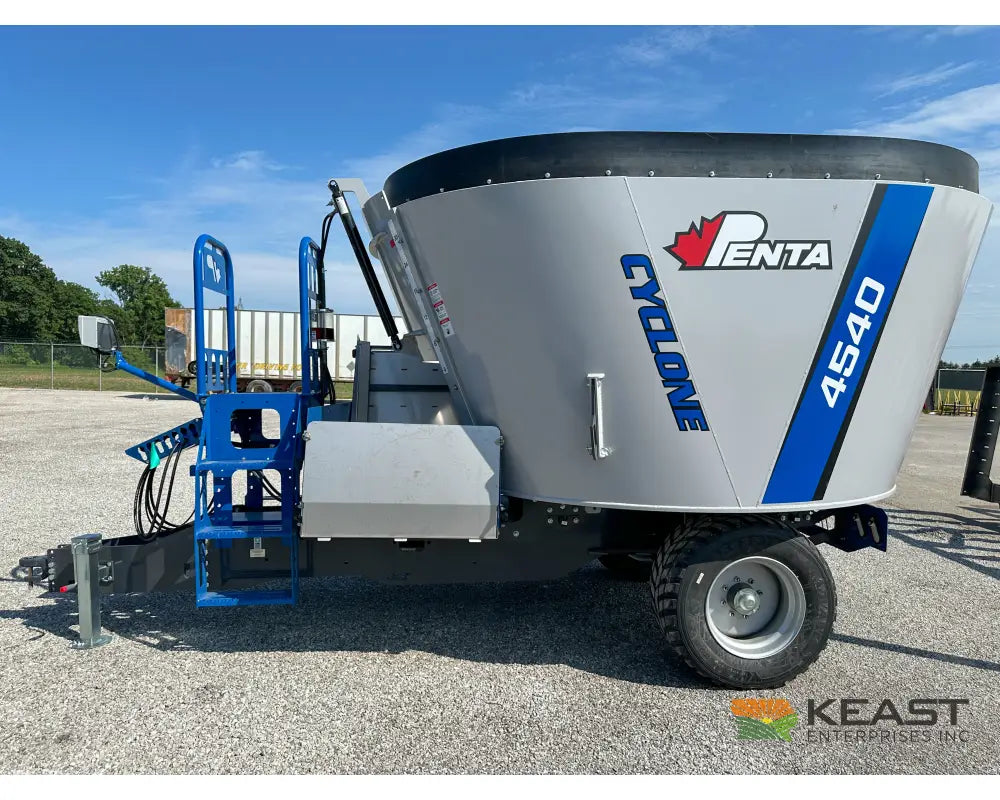 Penta 4540 Feed Wagon - 437 Cu Ft Capacity 3’ Conveyor EZ2800 Scale Feed Wagons