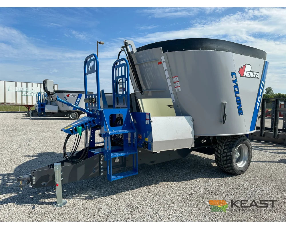 Penta 4540 Feed Wagon - 437 Cu Ft Capacity 3’ Conveyor EZ2800 Scale Feed Wagons