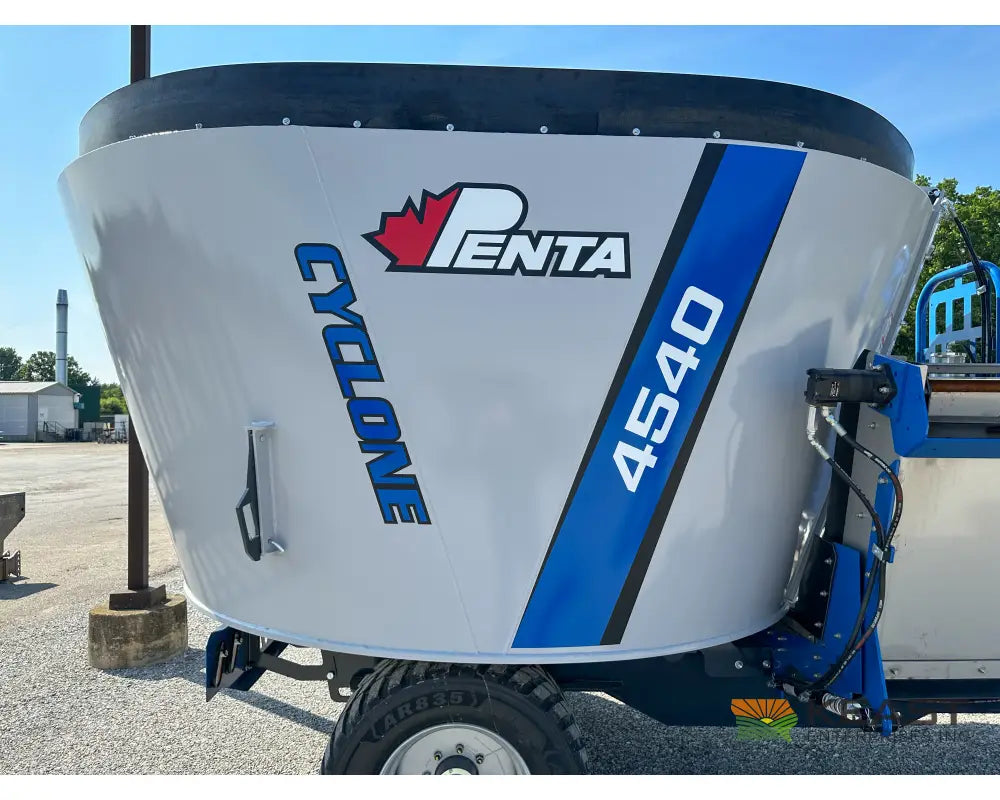 Penta 4540 Feed Wagon - 437 Cu Ft Capacity 3’ Conveyor EZ2800 Scale Feed Wagons
