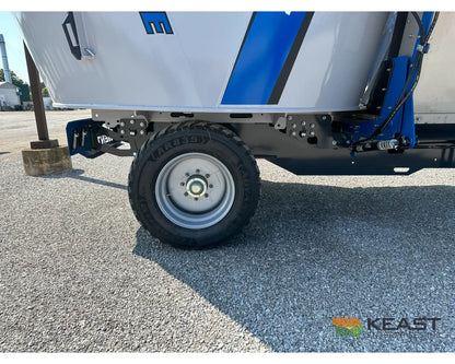 Penta 4540 Feed Wagon - 437 Cu Ft Capacity 3’ Conveyor EZ2800 Scale Feed Wagons
