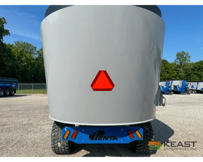 Penta 5240 Feed Wagon 523 Cu Ft Capacity 3’ Conveyor EZ2800 Scale - Feed Wagons