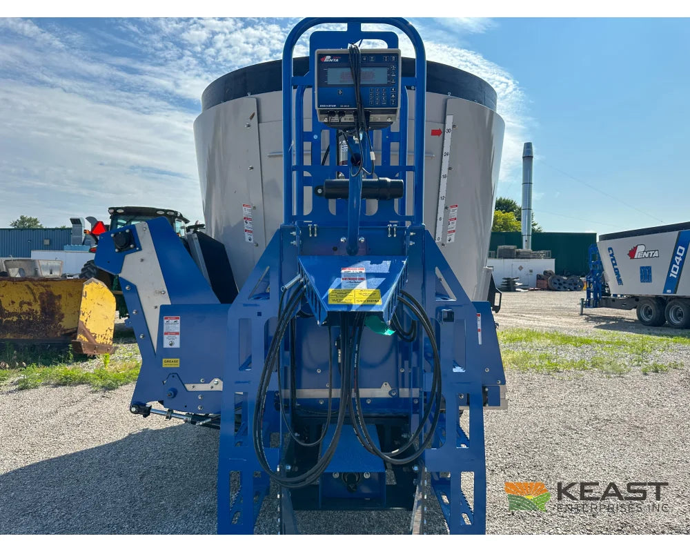 Penta 5240 Feed Wagon 523 Cu Ft Capacity 3’ Conveyor EZ2800 Scale - Feed Wagons