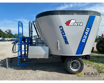 Penta 5240 Feed Wagon 523 Cu Ft Capacity 3’ Conveyor EZ2800 Scale - Feed Wagons