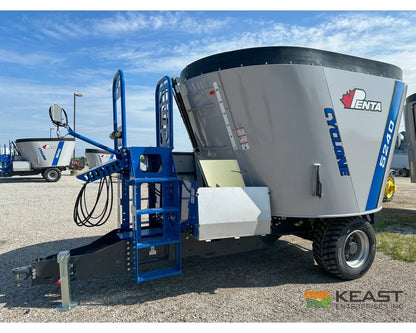 Penta 5240 Feed Wagon 523 Cu Ft Capacity 3’ Conveyor EZ2800 Scale - Feed Wagons