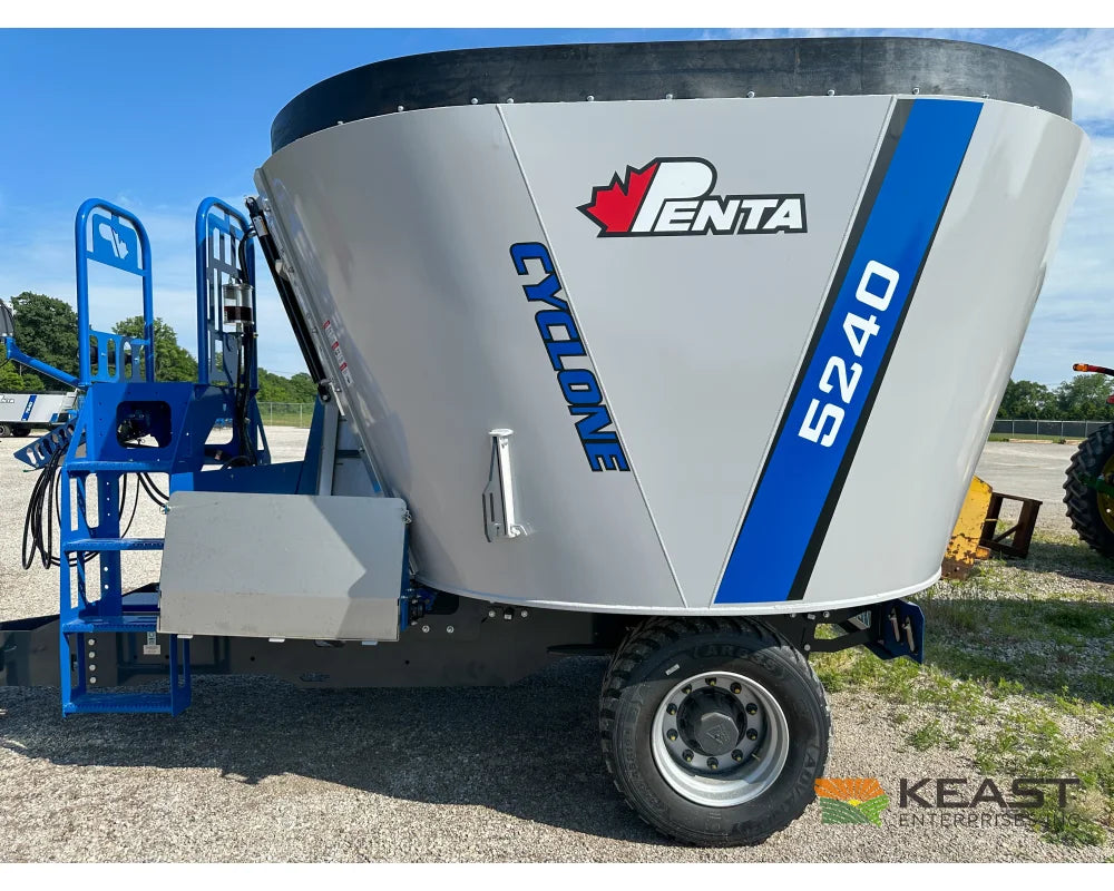 Penta 5240 Feed Wagon 523 Cu Ft Capacity 3’ Conveyor EZ2800 Scale - Feed Wagons