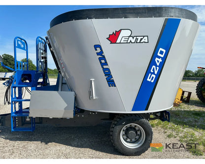 Penta 5240 Feed Wagon 523 Cu Ft Capacity 3’ Conveyor EZ2800 Scale - Feed Wagons
