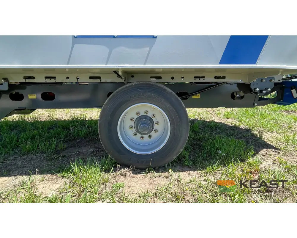 Penta 6730 Feed Wagon 640 Cu Ft Capacity 3’ Conveyor EZ2800 Scale Feed Wagons