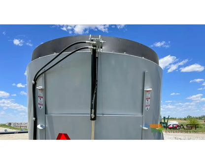 Penta 6730 Feed Wagon 640 Cu Ft Capacity 3’ Conveyor EZ2800 Scale Feed Wagons