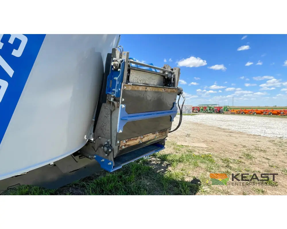 Penta 6730 Feed Wagon 640 Cu Ft Capacity 3’ Conveyor EZ2800 Scale Feed Wagons