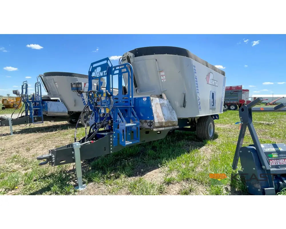 Penta 6730 Feed Wagon 640 Cu Ft Capacity 3’ Conveyor EZ2800 Scale Feed Wagons